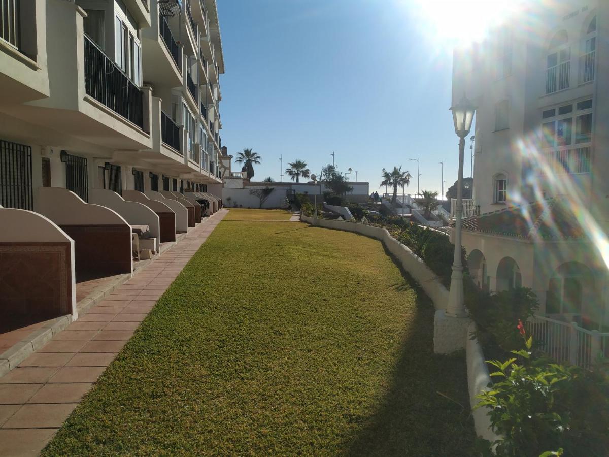 1 Bedroom Beachfront Apartment At Torecilla Beach Nerja Exterior photo
