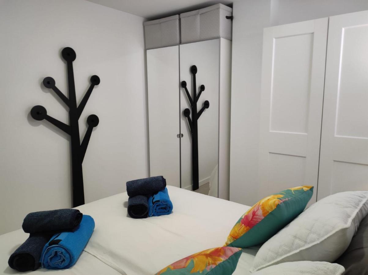 1 Bedroom Beachfront Apartment At Torecilla Beach Nerja Exterior photo